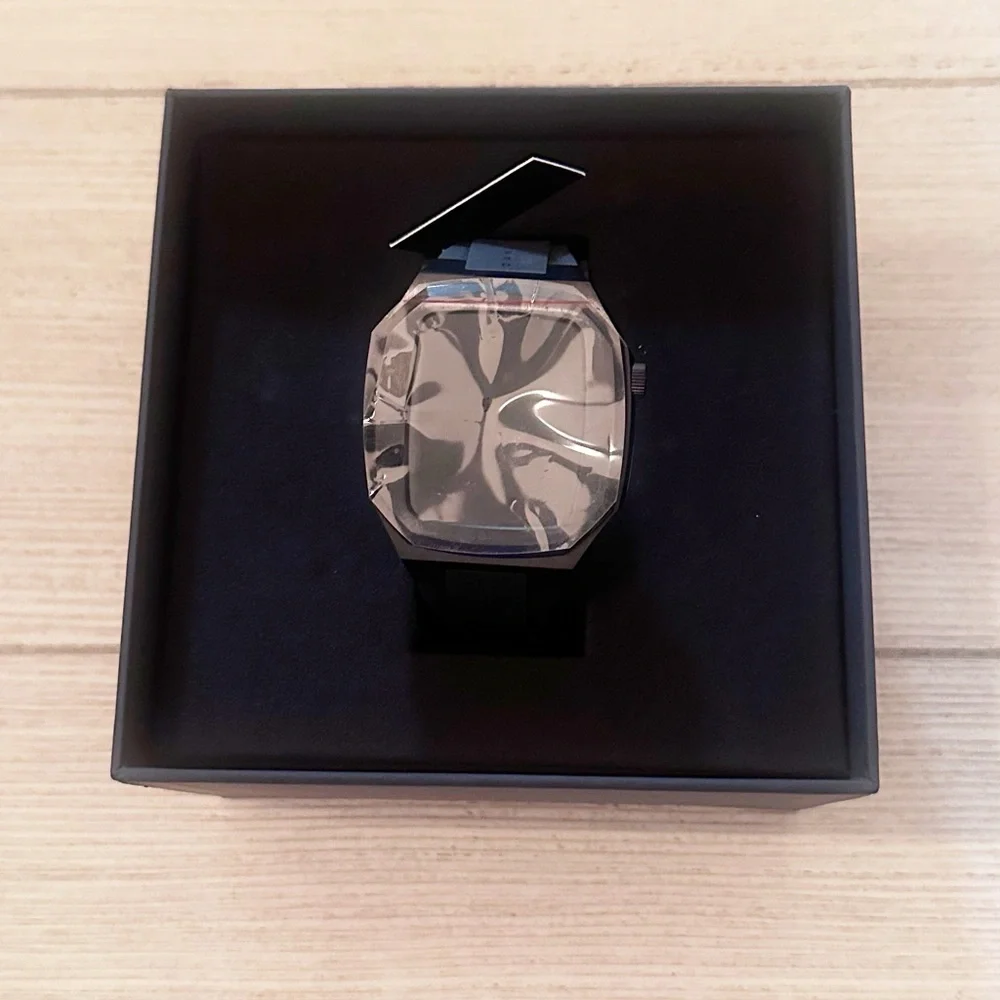Daniel Wellington Switch watch case 44mm